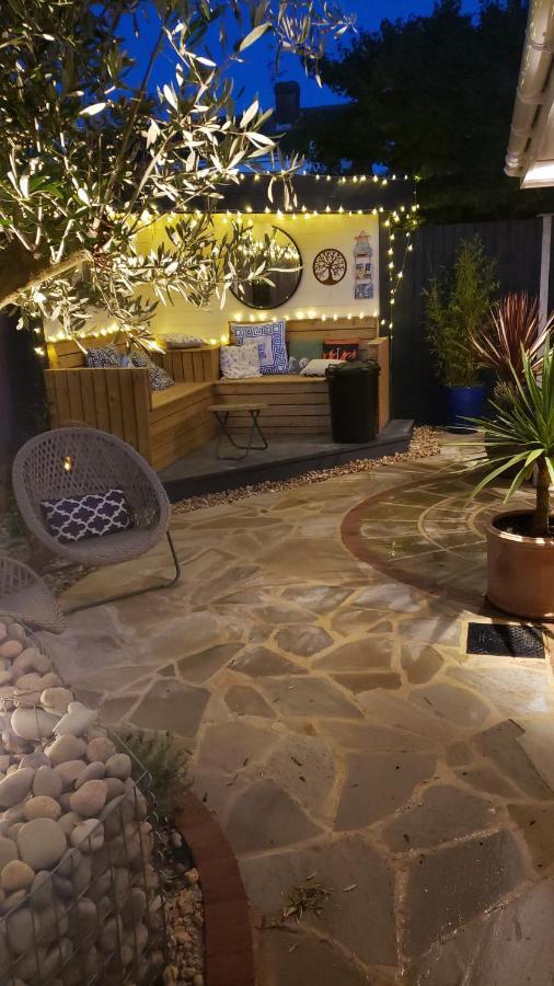 The Courtyard - Cosy, Secluded With Luxury Suite Walmer Bagian luar foto